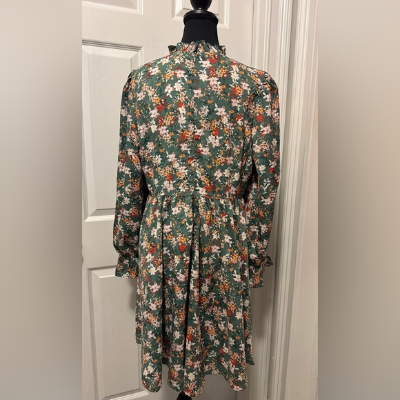SHEIN Floral Green Dress - Picture 5 of 9